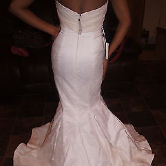 BEBE 90210 DRAPED TOP WEDDING GOWN SZ 0 - Picture 6 of 8
